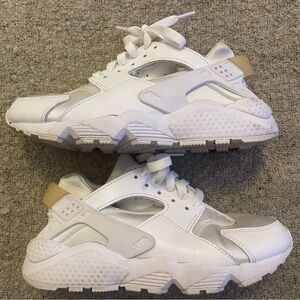 Nike Air Huarache Size 6